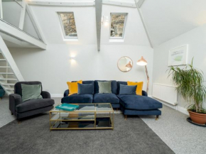 Pass the Keys Stunning 2 bed home with on premises parking